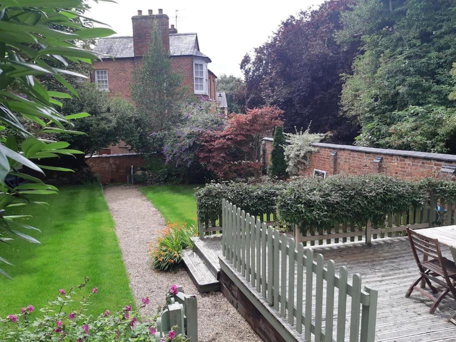 Beautiful Georgian Cottage Within A Private Walled Garden Oakham Eksteriør billede