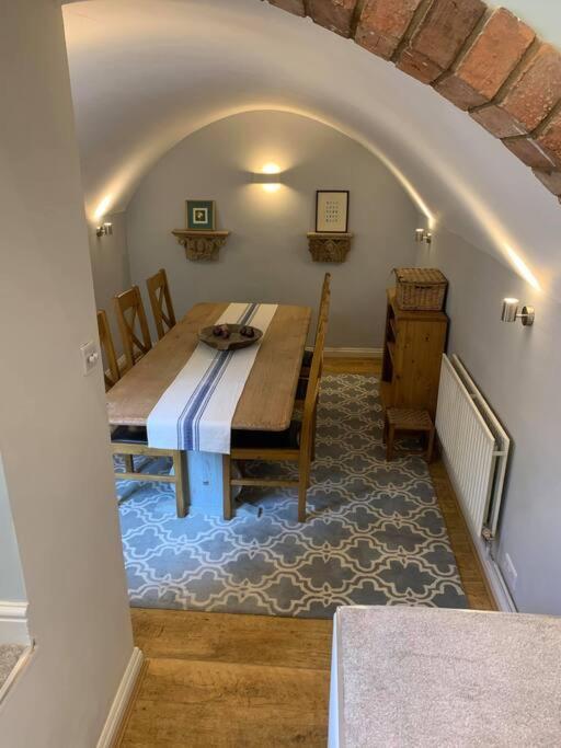 Beautiful Georgian Cottage Within A Private Walled Garden Oakham Eksteriør billede